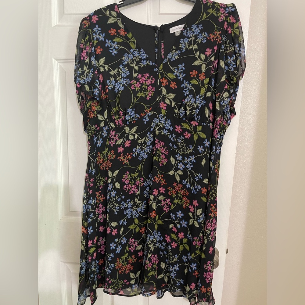 Cute dress!